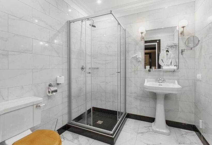 سوییت جونیور, Wall Street Maestro