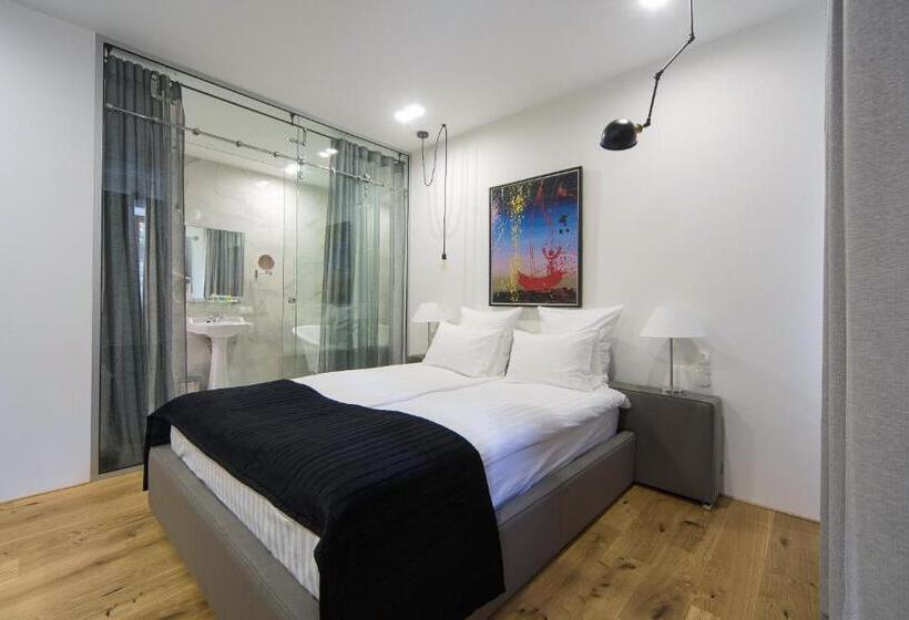 سوییت, Wall Street Maestro