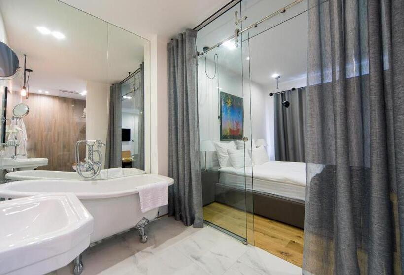 سوییت, Wall Street Maestro