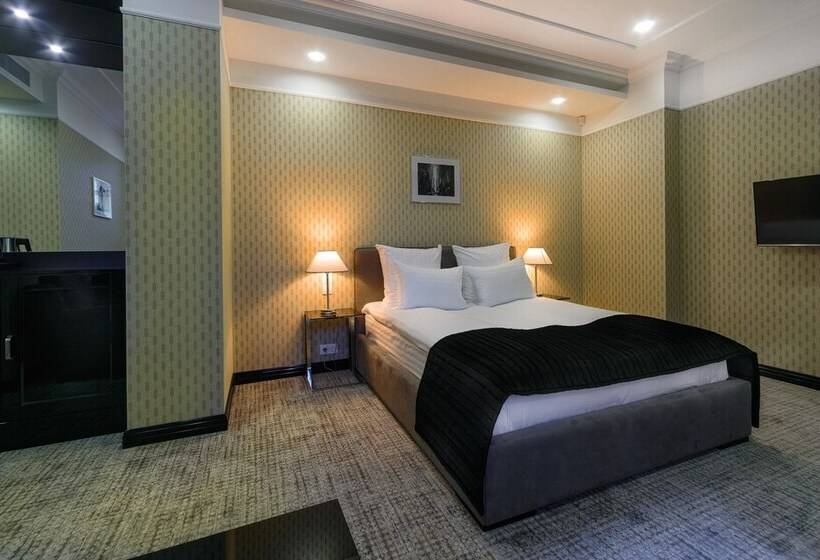 سوییت جونیور, Wall Street Maestro