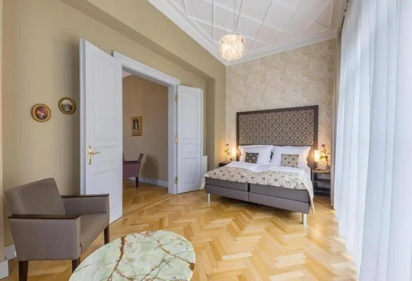 デラックススイート, Wellness & Spa Hotel Villa Regenhart