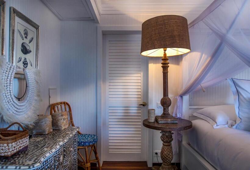 بانگلوی استاندارد با چشمانداز دریا, Gyp Sea Saint Barth