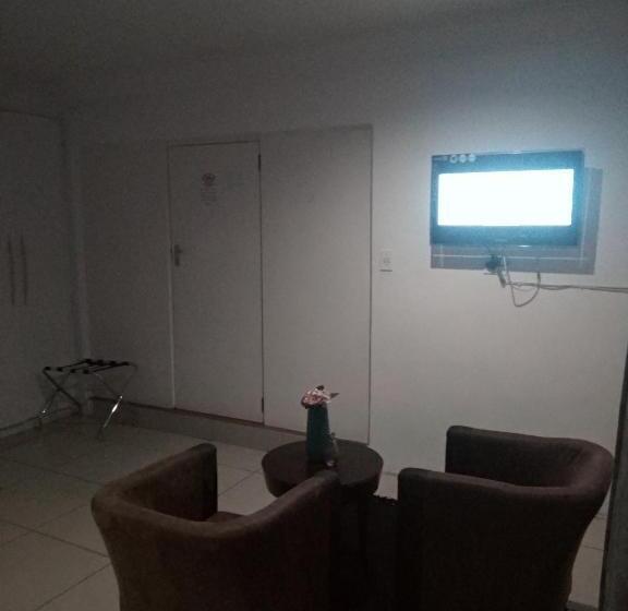 キングサイズベッドのスタンダードルーム, Bruno Comfort Suites