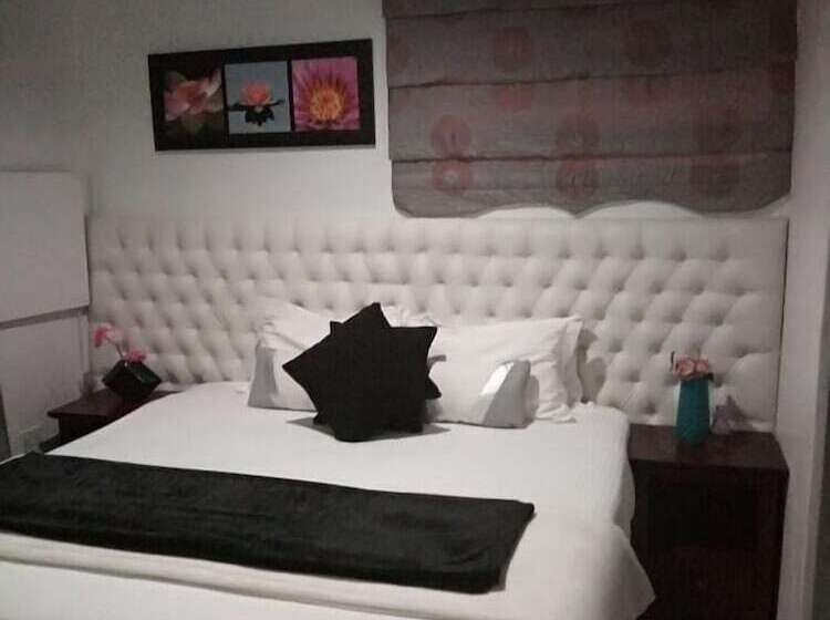 キングサイズベッドのスタンダードルーム, Bruno Comfort Suites