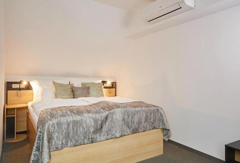 Pokój Rodzinny, Gold House Pension