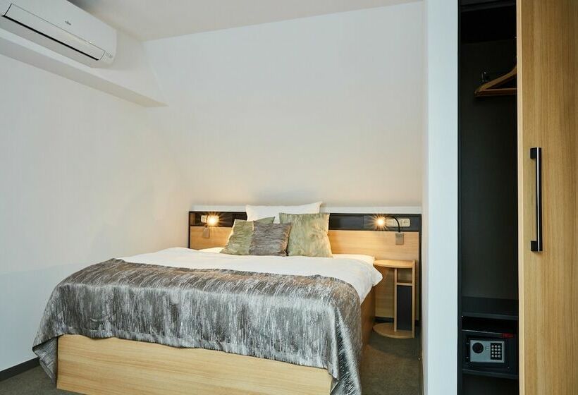 Pokój Rodzinny, Gold House Pension