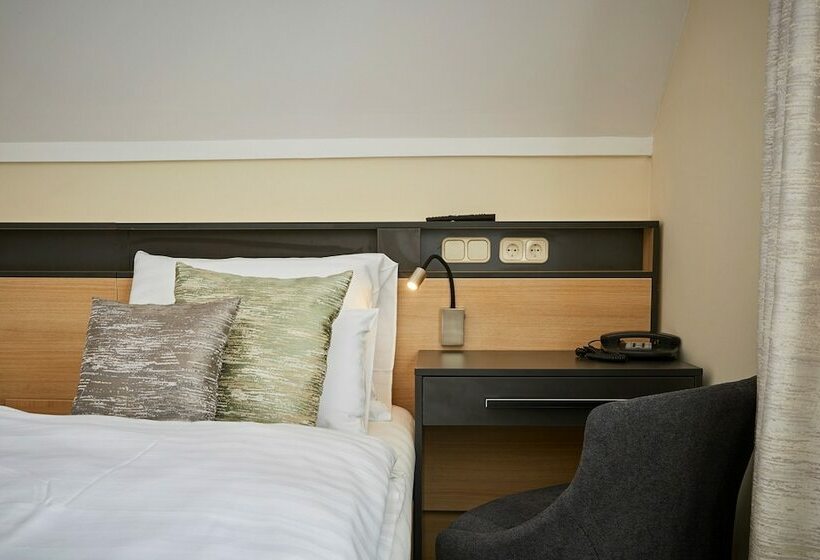 Quarto Estandar com Sacada, Gold House Pension