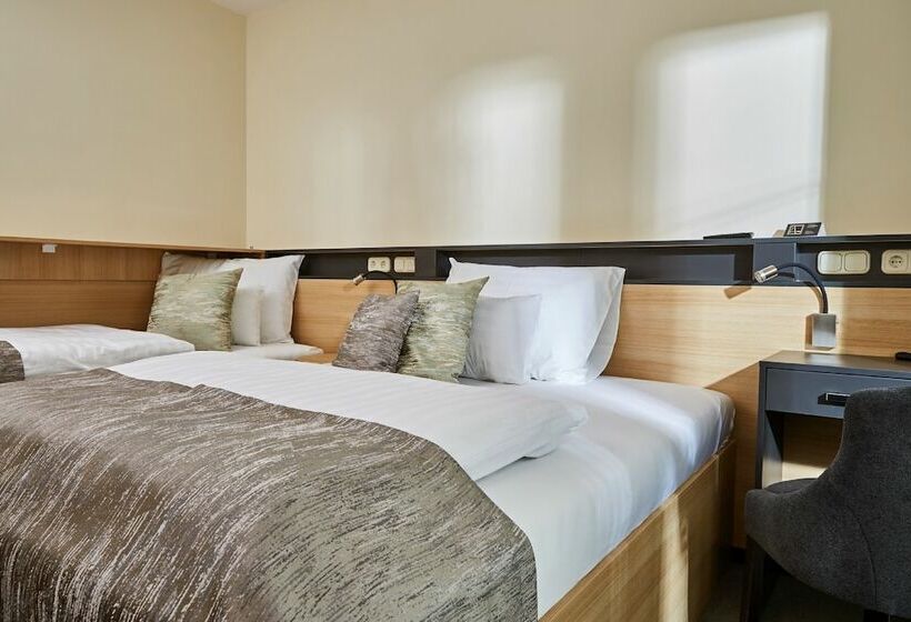 Pokój Standard z Balkonem, Gold House Pension