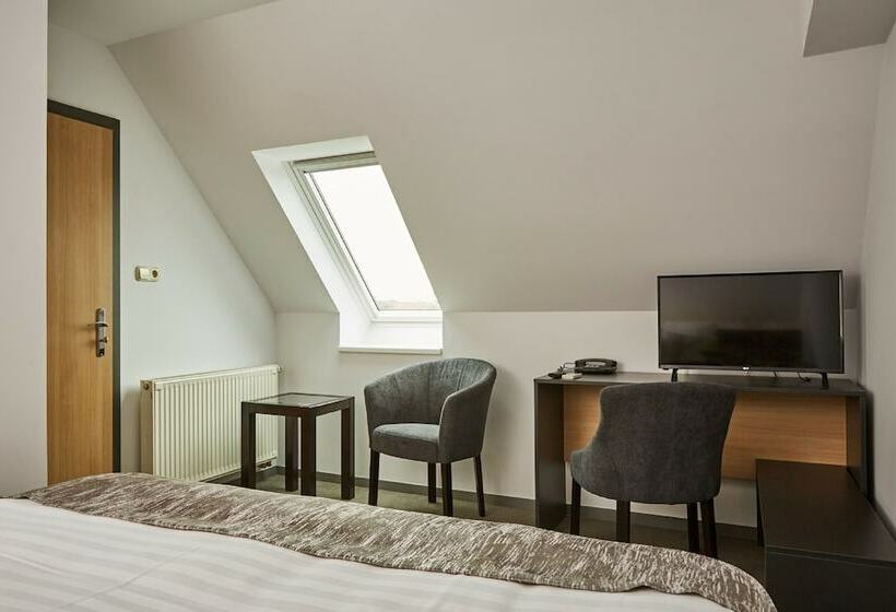 Pokój Rodzinny, Gold House Pension