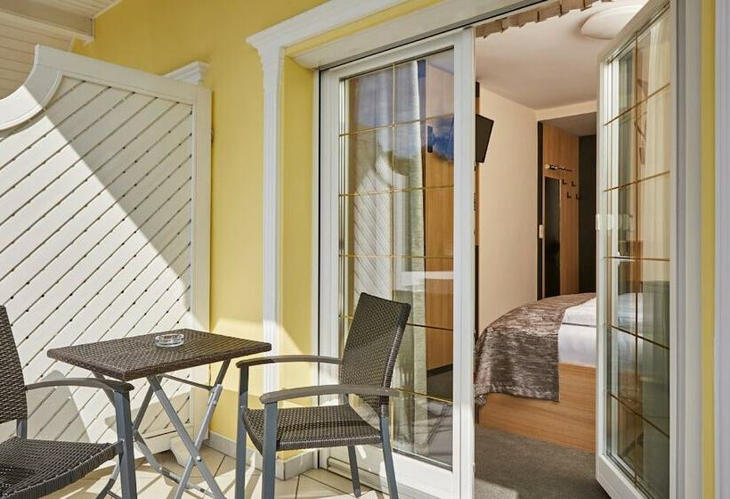 Pokój Standard z Balkonem, Gold House Pension