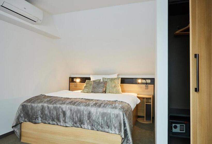 Pokój Rodzinny, Gold House Pension