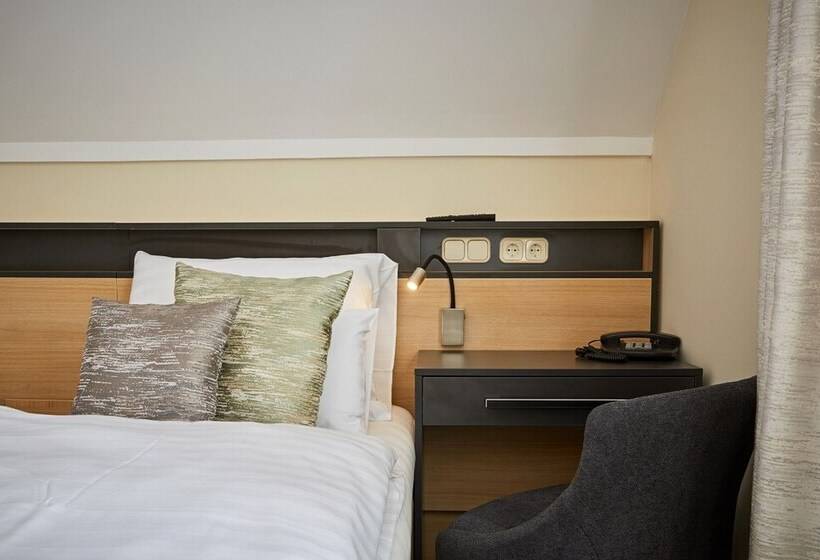 Pokój Standard z Balkonem, Gold House Pension