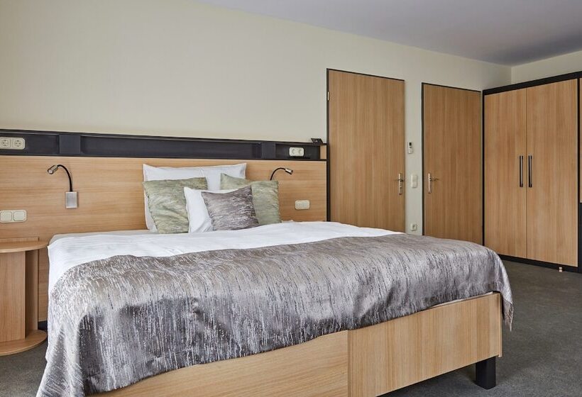 Quarto Superior, Gold House Pension