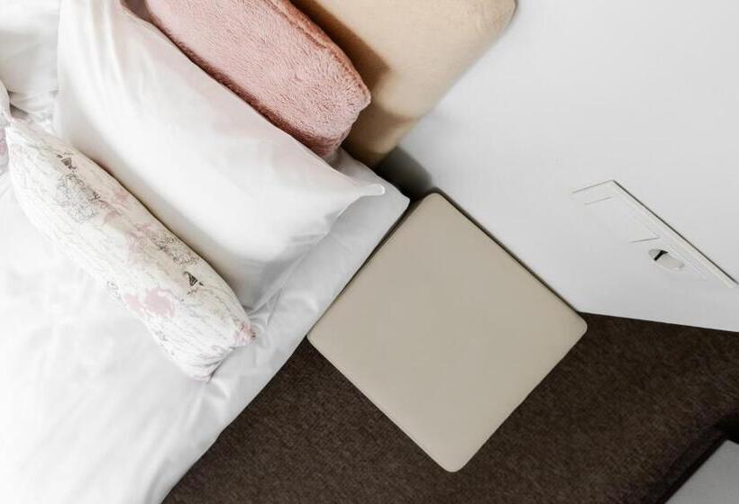 اتاق استاندارد, Happy Inn