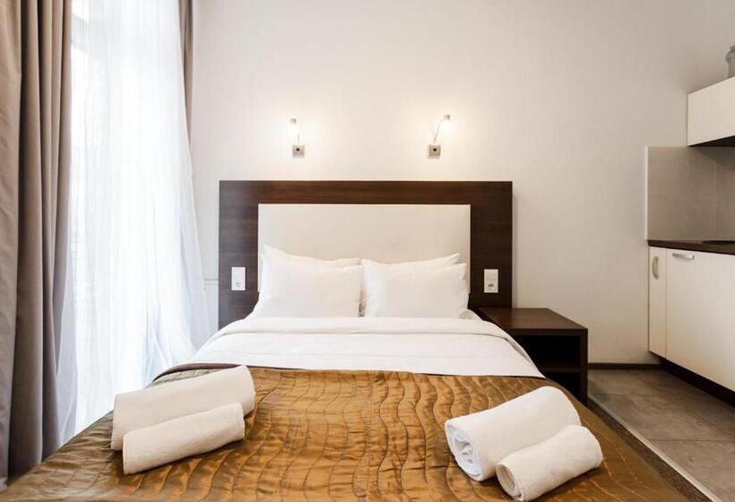 اتاق استاندارد با بالکن, Happy Inn