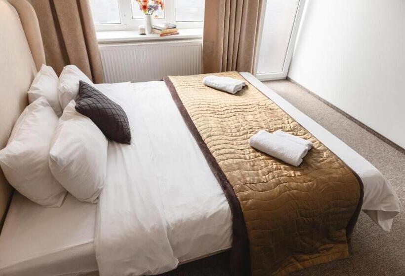 سوییت, Happy Inn