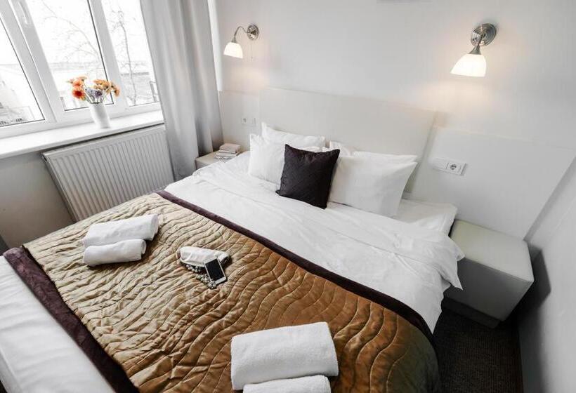 اتاق استاندارد, Happy Inn