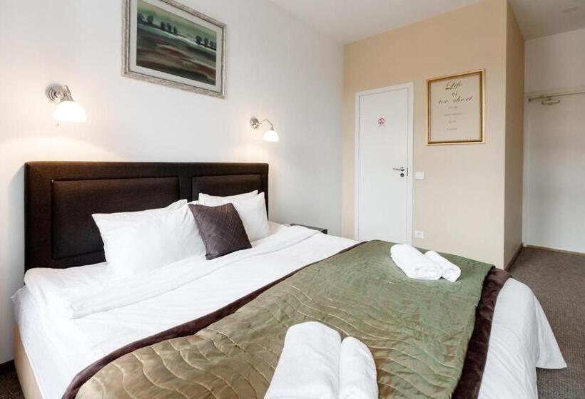 اتاق سوپریور, Happy Inn