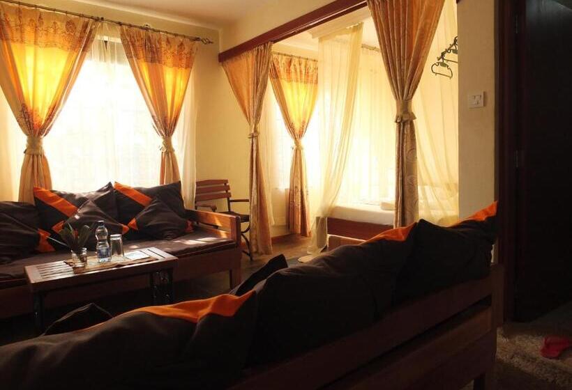 اتاق استاندارد سه نفره, Afrika Lodges