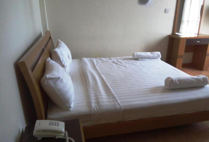Chambre Economy Individuelle, Aponye