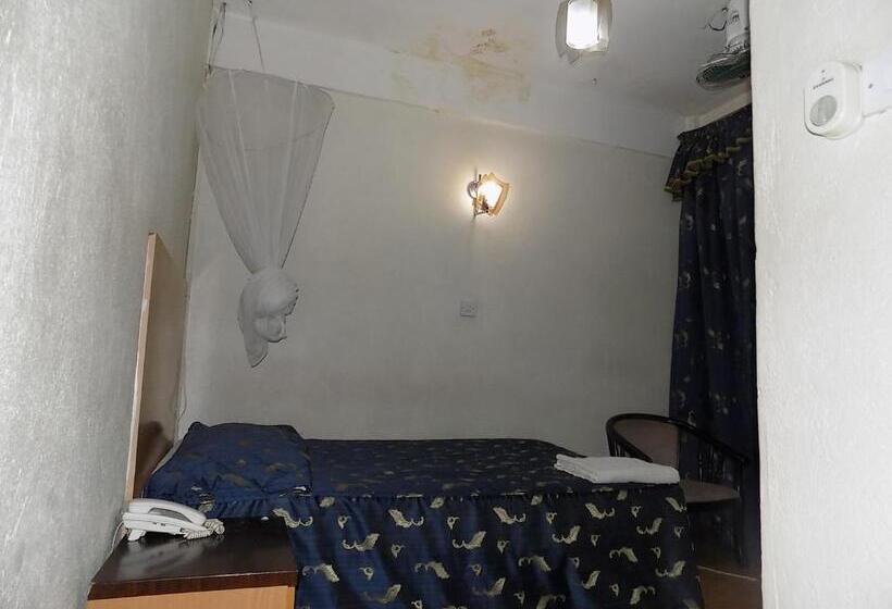 Chambre Economy Individuelle, Aponye