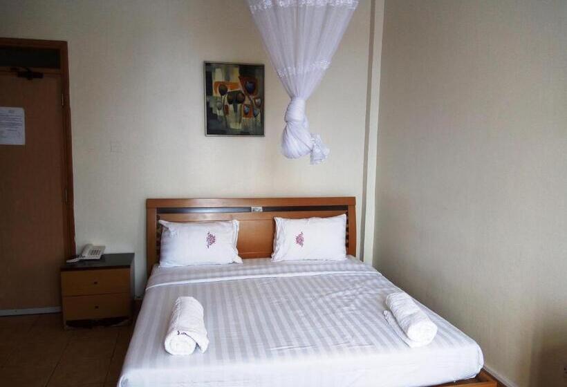 Chambre Deluxe, Aponye