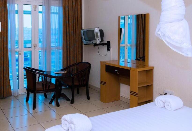 Chambre Deluxe, Aponye