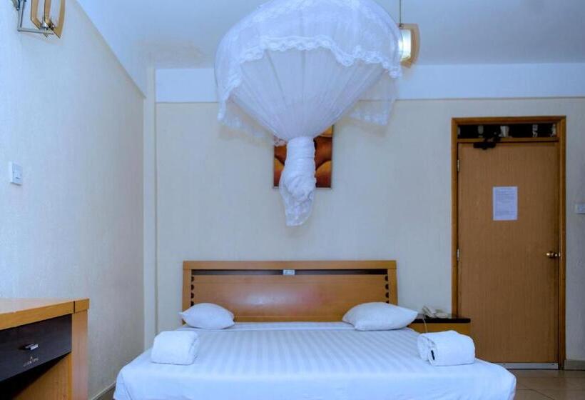 Chambre Deluxe, Aponye