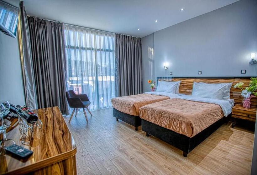 Chambre Standard Vue Ville, Nova Riviera