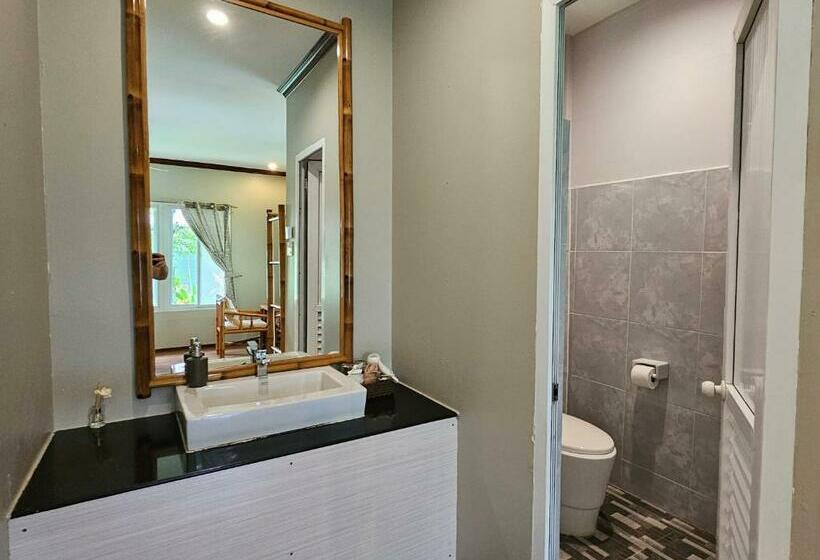 Бунгало Стандарт с Балконом, Bearlin Bungalow