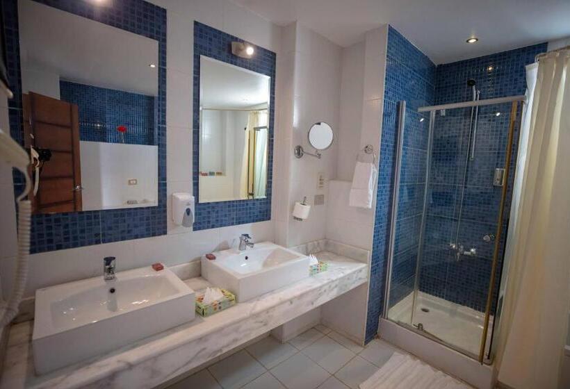 اتاق لوکس, Mousa Coast Hotel & Spa