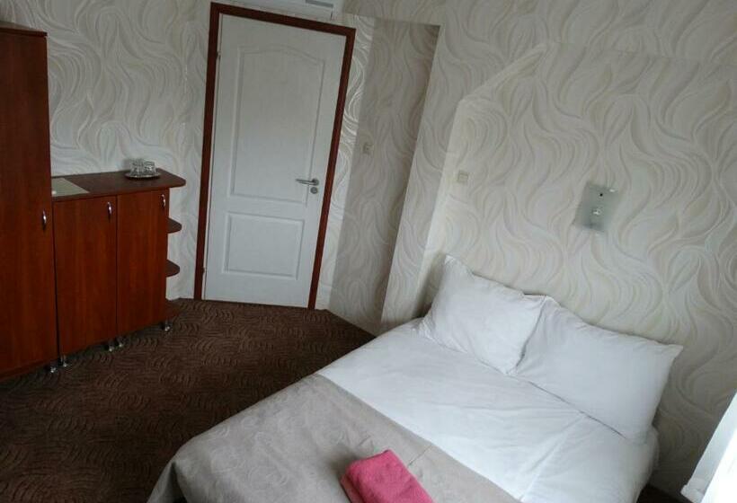 デラックスルーム, Budai Panzió