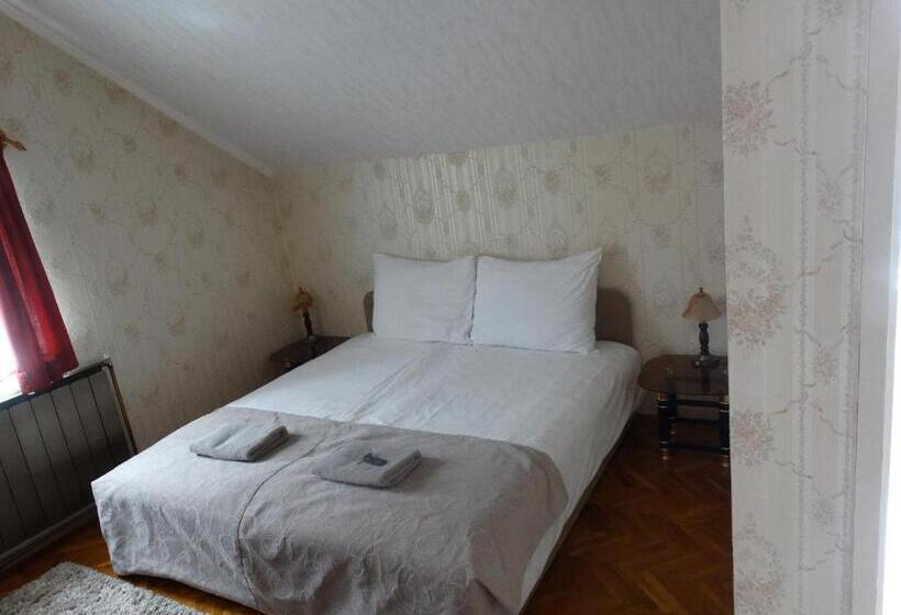 デラックスルーム, Budai Panzió