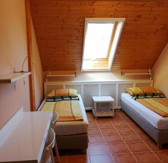 Номер Стандарт Трехместный, Karpatia Panzio