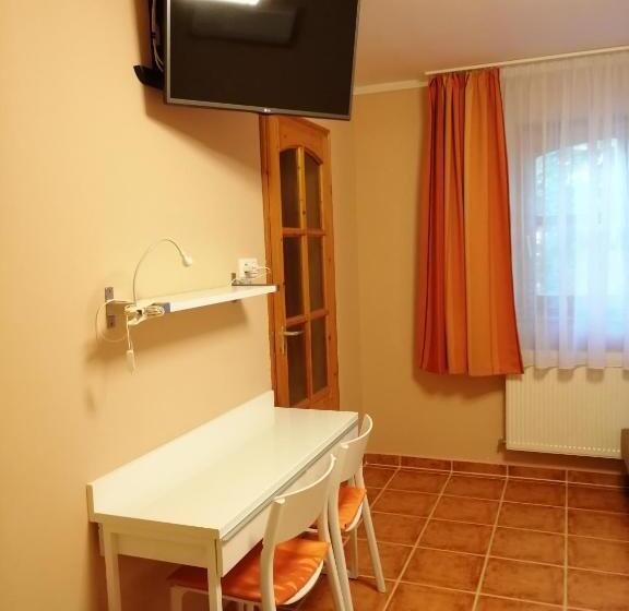 Четырехместный Номер Стандарт, Karpatia Panzio