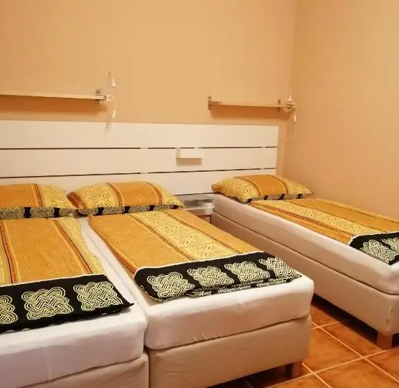 Standard Neljän Hengen Huone, Karpatia Panzio