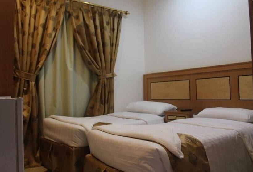 スタンダードルーム, Hamad Saif Batal