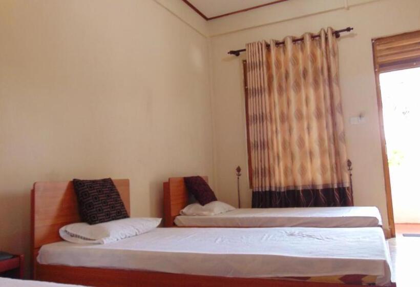 Family Room, Alas Garden