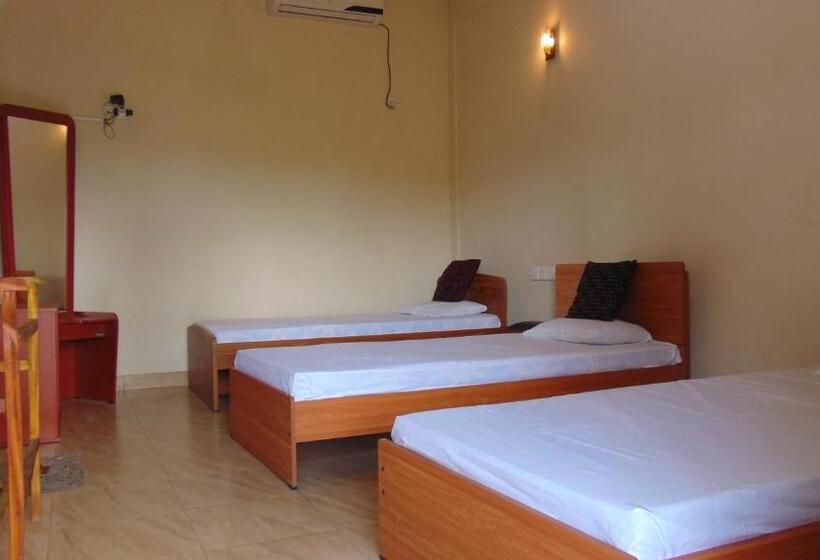 Family Room, Alas Garden