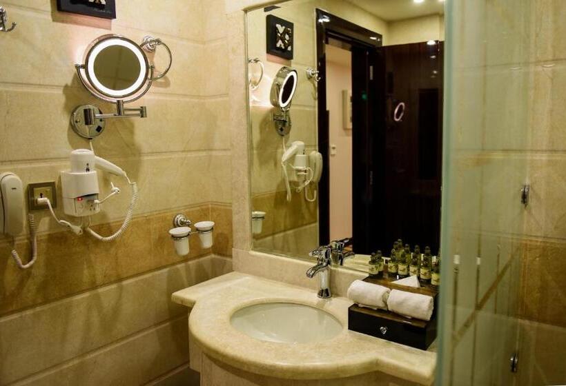 اتاق لوکس با تخت بزرگ, Garden Plaza