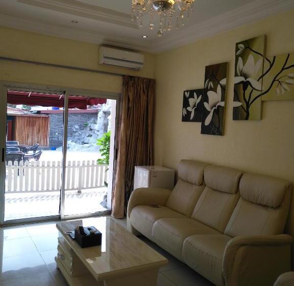 سوییت, Hôtel Des Jardins