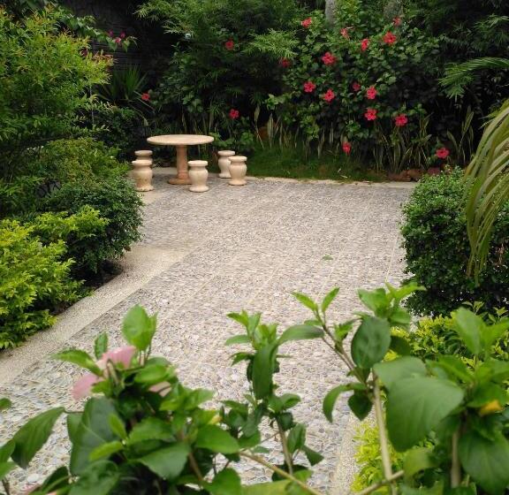 سوییت, Hôtel Des Jardins