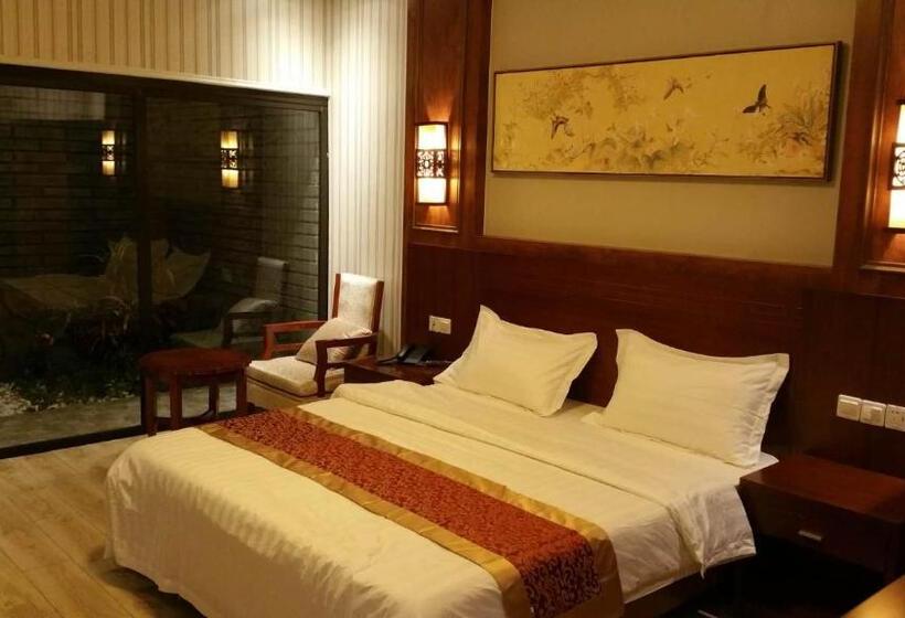 سوییت سوپریور, Hôtel Des Jardins