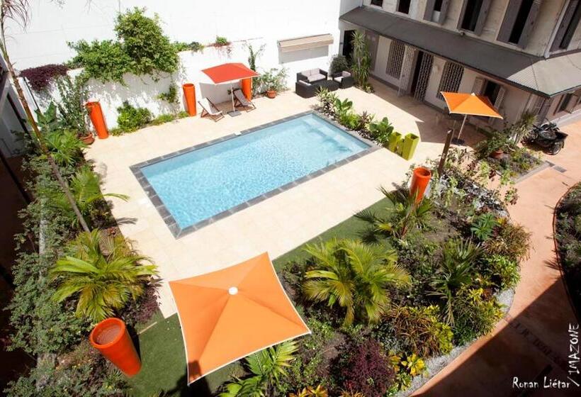 اتاق لوکس با تراس, Ker Alberte