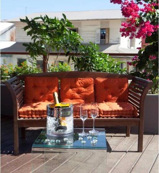 اتاق لوکس با تراس, Ker Alberte