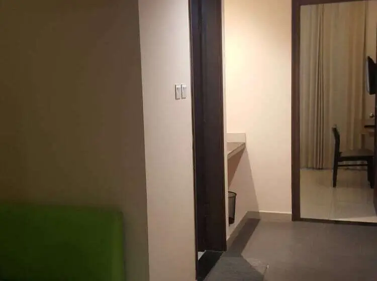 Suite, Kharisma