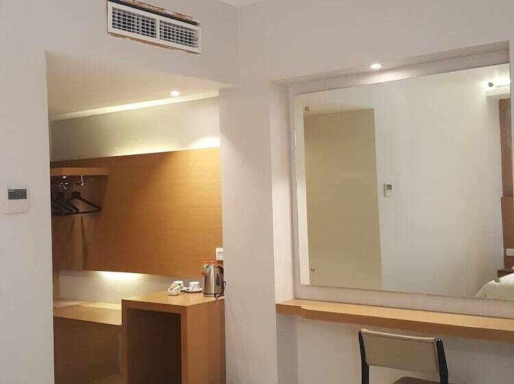 חדר סטנדרט, Kharisma