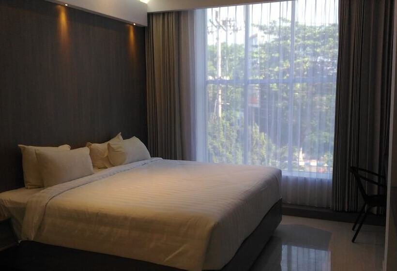 חדר סטנדרט, Kharisma