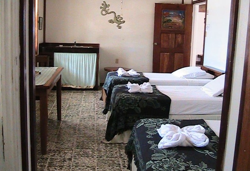 غرفة قياسية ثلاثية, Sea Front Inn