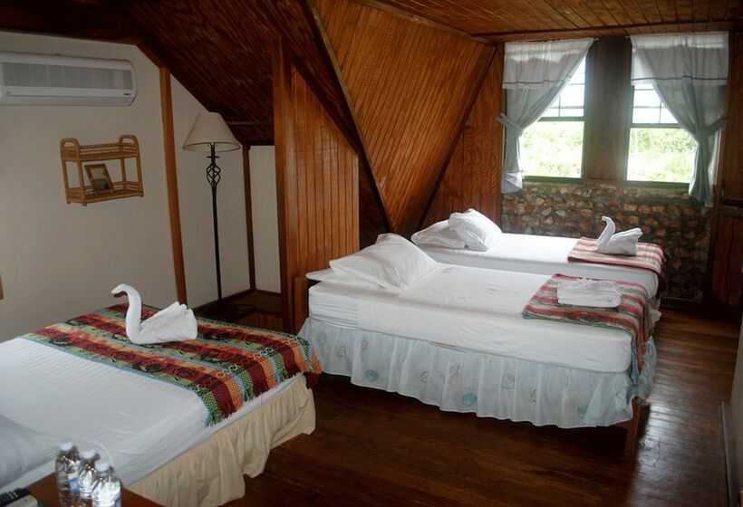 غرفة قياسية ثلاثية, Sea Front Inn